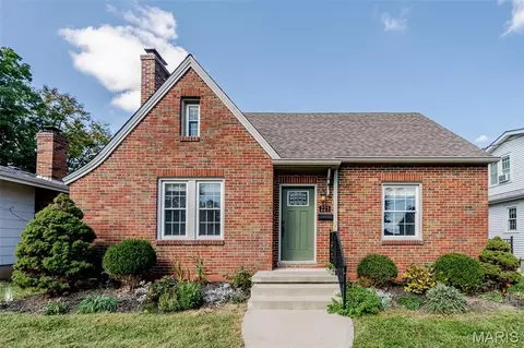 Exterior - 225 High St, Washington, MO 63090 photo 3 of 7