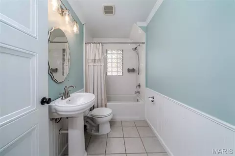 Bath - 225 High St, Washington, MO 63090 photo 1 of 2