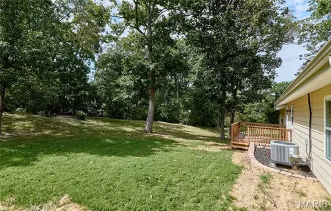 Exterior - 408 Raymond Dr, O'fallon, MO 63366 photo 2 of 3