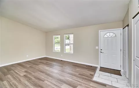Living - 408 Raymond Dr, O'fallon, MO 63366 photo 1 of 3