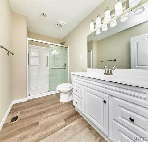 Bath - 408 Raymond Dr, O'fallon, MO 63366 photo 1 of 2
