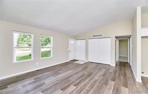 Living - 408 Raymond Dr, O'fallon, MO 63366 photo 3 of 3