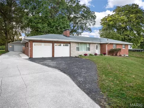 1807 N Keebler Ave, Collinsville, IL 62234