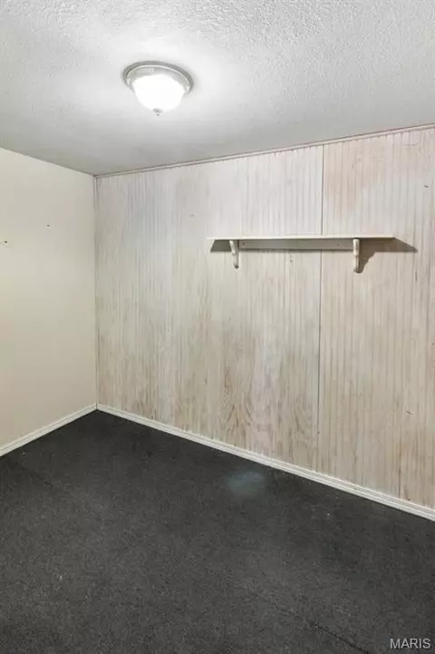 Bedroom - 230 N Bernhardt Ave, Gerald, MO 63037 photo 2 of 2