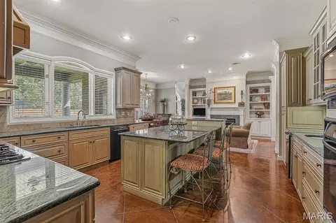 Kitchen - 1208 Pintail Cv, Kennett, MO 63857 photo 7 of 7