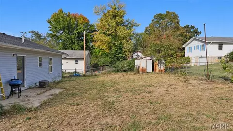 Exterior - 1302 E 1st St, Salem, MO 65560 photo 4 of 6