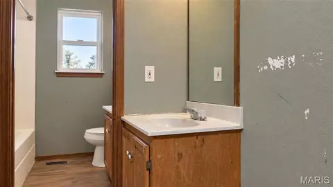 Bath - 1302 E 1st St, Salem, MO 65560 photo 1 of 1