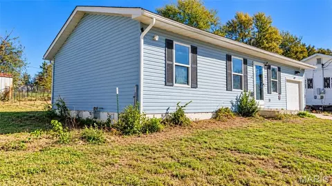 Exterior - 1302 E 1st St, Salem, MO 65560 photo 6 of 6