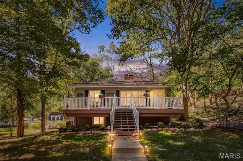 88 S Lake Dr, Hillsboro, MO 63050