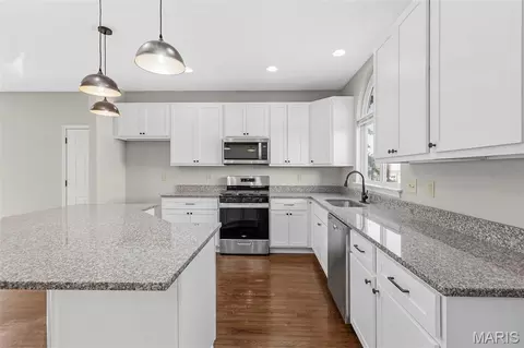 5882 Clemens Ave, Saint Louis, MO 63112