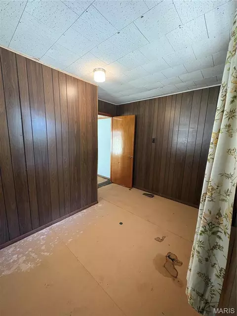 Bedroom - 1975 County Road 856, Bunker, MO 63629 photo 2 of 7