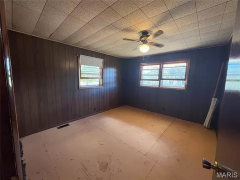Bedroom - 1975 County Road 856, Bunker, MO 63629 photo 3 of 7