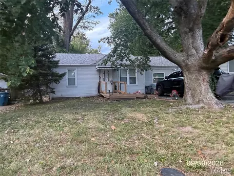 133 Flora Dr, Saint Louis, MO 63135
