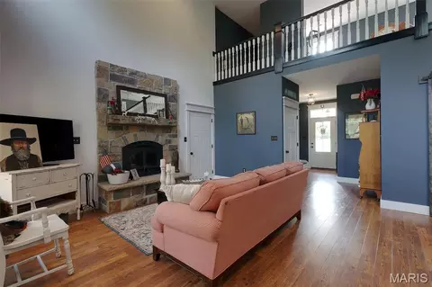 Entry Way - 7877 Sylvan Pl, Dittmer, MO 63023 photo 2 of 5