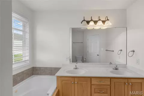 Bath - 2310 York Dr, Jackson, MO 63755 photo 3 of 5
