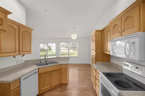 Kitchen - 2310 York Dr, Jackson, MO 63755 photo 2 of 3