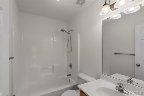 Bath - 2310 York Dr, Jackson, MO 63755 photo 5 of 5