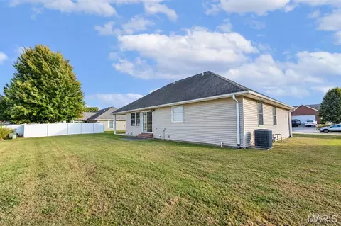 Exterior - 2310 York Dr, Jackson, MO 63755 photo 4 of 6