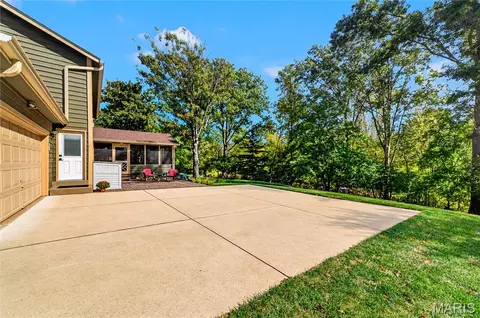 Exterior - 15552 Chequer Dr, Chesterfield, MO 63017 photo 6 of 11