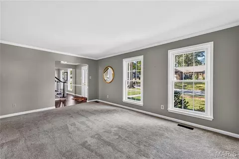 Living - 15552 Chequer Dr, Chesterfield, MO 63017 photo 2 of 8