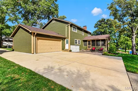 Exterior - 15552 Chequer Dr, Chesterfield, MO 63017 photo 7 of 11