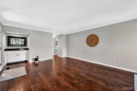 Living - 15552 Chequer Dr, Chesterfield, MO 63017 photo 5 of 8
