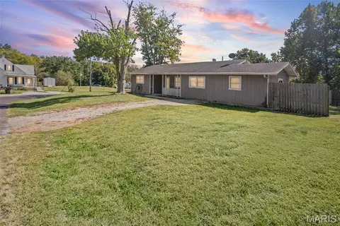 103 E North St, Pleasant Hill, IL 62366