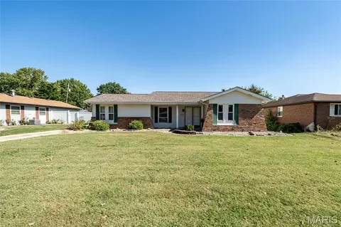 3232 Newell Dr, Granite City, IL 62040