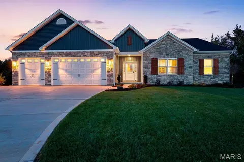 7 Highland Pl, Wentzville, MO 63385