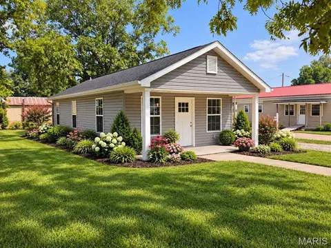 215 Ste Genevieve Dr, Sainte Genevieve, MO 63670