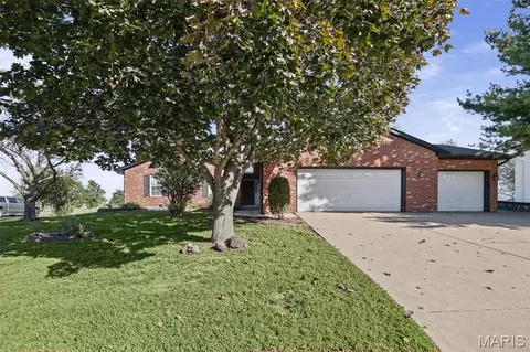 45 Legacy Dr, Granite City, IL 62040