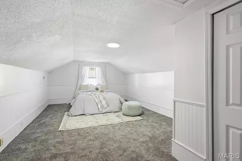 Bedroom - 712 James St, Washington, MO 63090 photo 7 of 10