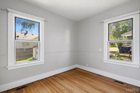 Bedroom - 712 James St, Washington, MO 63090 photo 1 of 10