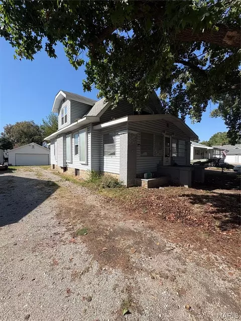 429 Washington Ave, East Alton, IL 62024