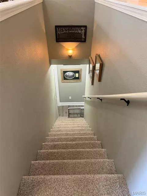 Entry Way - 128 Sycamore Dr, Saint Robert, MO 65584 photo 2 of 4