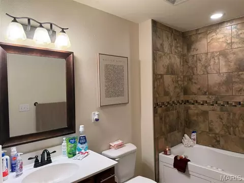 Bath - 128 Sycamore Dr, Saint Robert, MO 65584 photo 3 of 5