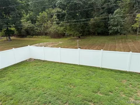 Exterior - 128 Sycamore Dr, Saint Robert, MO 65584 photo 5 of 11