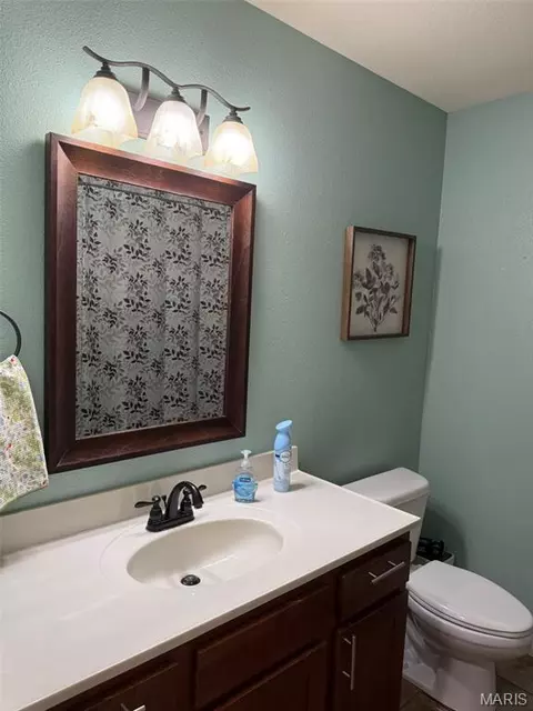 Bath - 128 Sycamore Dr, Saint Robert, MO 65584 photo 1 of 5