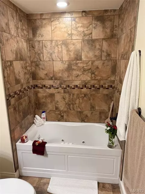 Bath - 128 Sycamore Dr, Saint Robert, MO 65584 photo 4 of 5