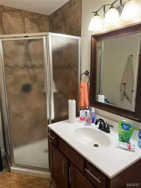 Bath - 128 Sycamore Dr, Saint Robert, MO 65584 photo 5 of 5