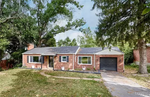 153 Signal Hill Dr, Saint Louis, MO 63121