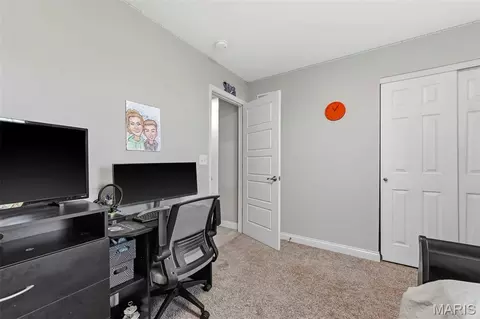 Bedroom - 152 Lake Tucci Cir, Wright City, MO 63390 photo 3 of 5