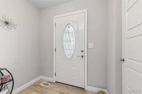 Entry Way - 152 Lake Tucci Cir, Wright City, MO 63390 photo 2 of 3