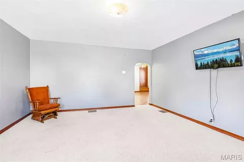 Living - 108 E 2nd South St, Mount Olive, IL 62069 photo 2 of 5