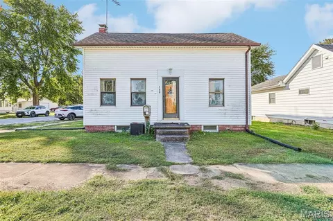 108 E 2nd South St, Mount Olive, IL 62069