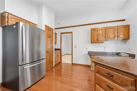 Kitchen - 145 Bluff View Dr, Troy, MO 63379 photo 4 of 5