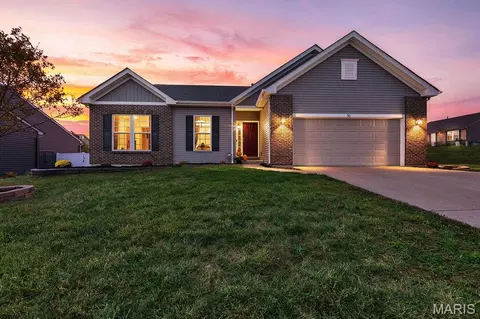 30 Crystal Manor Ct, Wentzville, MO 63385