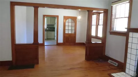 Living - 101 W Haven St, Moro, IL 62067 photo 5 of 8