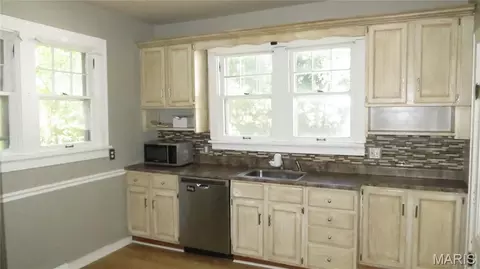 Kitchen - 101 W Haven St, Moro, IL 62067 photo 1 of 1