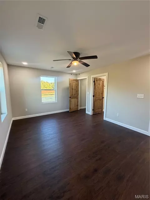 Bedroom - 11404 Hwy 24, Madison, MO 65263 photo 2 of 6